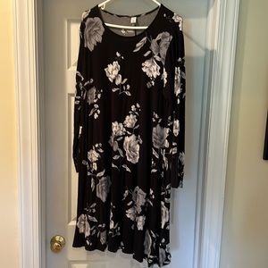 Old Navy L/S dress. Stretchy material- size XL
